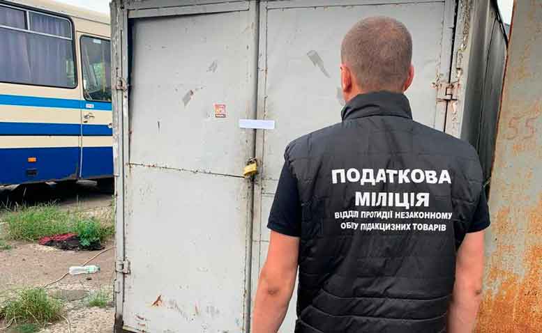 На Ковельщині податківці виявили нелегальну АЗС