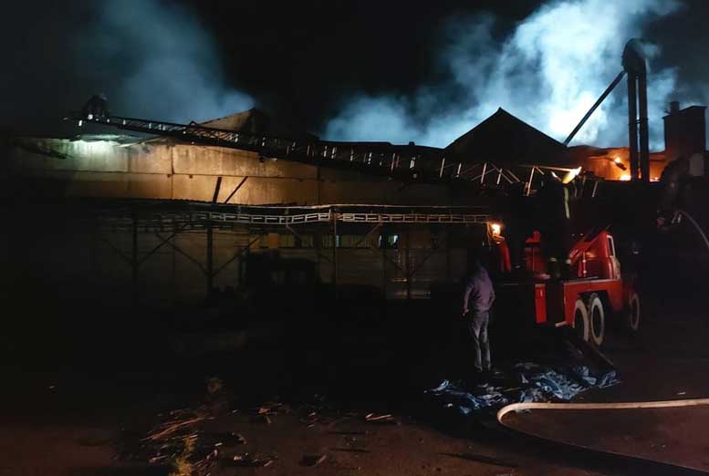 На Ковельщині вогнеборці ліквідували пожежу в складській будівлі