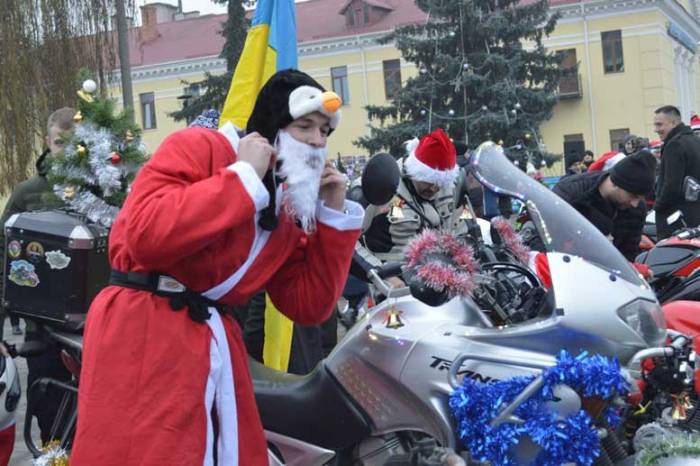 У Ковелі байкери влаштували дітям свято. Відео