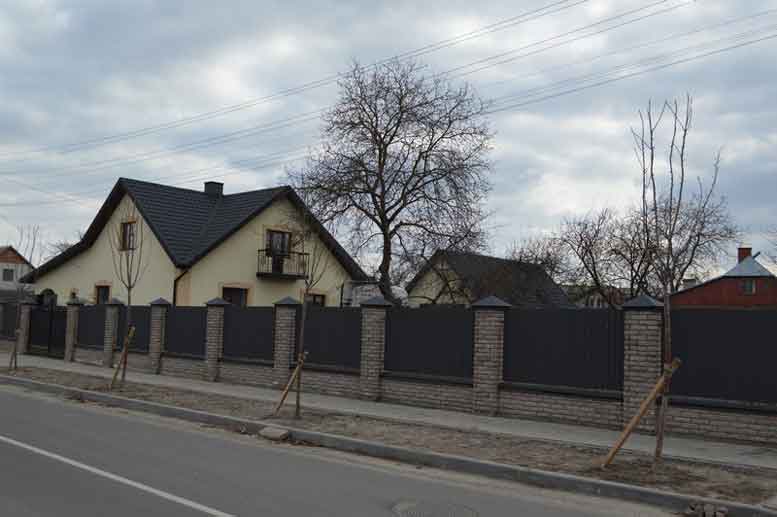 У Ковелі на вулиці Павлова висадили 60 дерев сакури