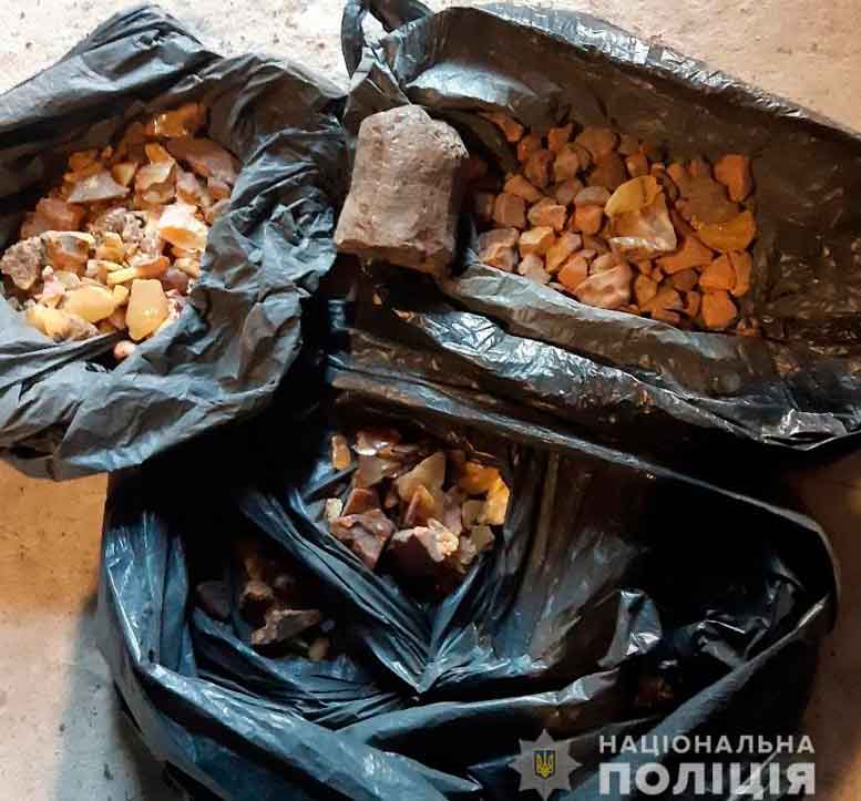 У ковельчанина поліцейські вилучили пів кілограма бурштину