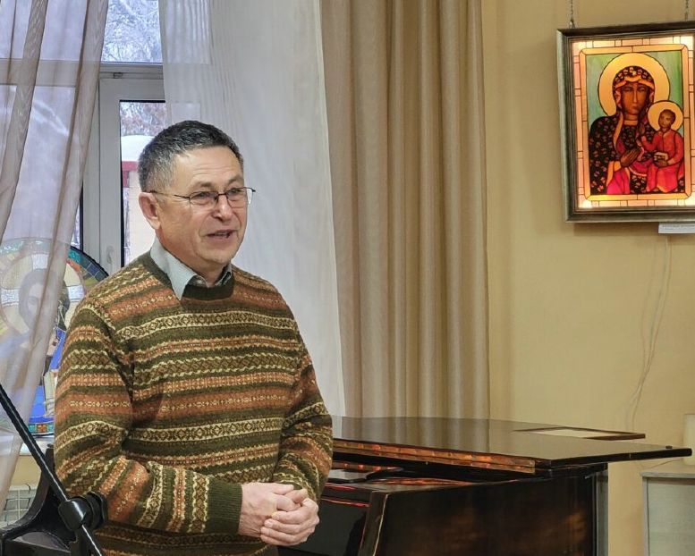 художник-вітражист Віктор Бурчак