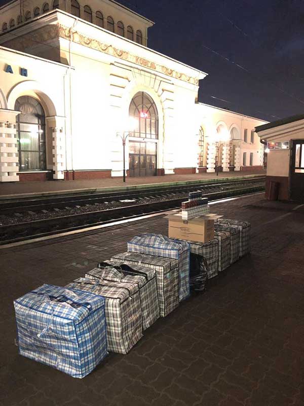У Ковелі на вокзалі прикордонники вилучили партію контрафактних цигарок