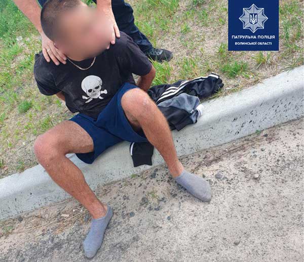 У Ковелі на пляжі пограбували жінку