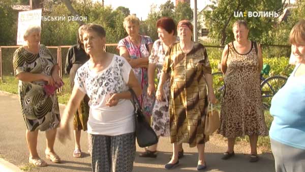 Жителі селища Голоби вимагали повернути лікарів до їхнього медзакладу