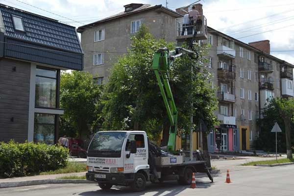 У Ковелі встановлюють нове вуличне освітлення. Фото